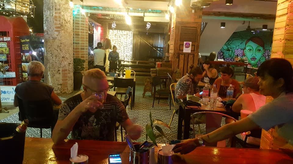 Route 66 Music Restaurant & Hostel Sziemreap Kültér fotó