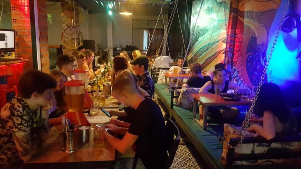 Route 66 Music Restaurant & Hostel Sziemreap Kültér fotó