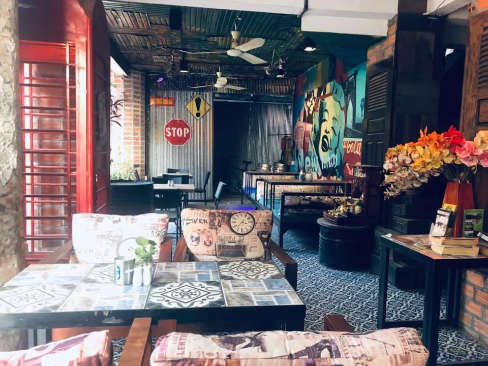 Route 66 Music Restaurant & Hostel Sziemreap Kültér fotó